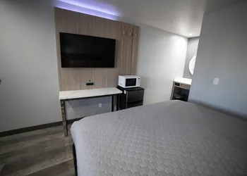Palms Motel hotel thumbnail 5
