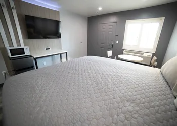 Palms Motel hotel thumbnail 8