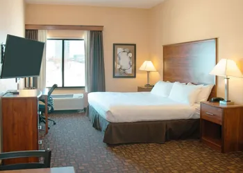 Comfort Inn & Suites Grand Forks near Alerus Center hotel thumbnail 8