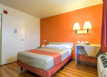 Motel 6 San Dimas, CA - Los Angeles hotel thumbnail 8