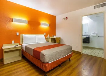 Motel 6 Mesa North hotel thumbnail 6