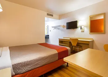 Motel 6 Mesa North hotel thumbnail 7