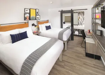 voco The Tuxon by IHG hotel thumbnail 8