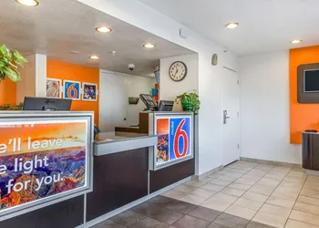 Motel 6 Phoenix, AZ - West hotel thumbnail 2