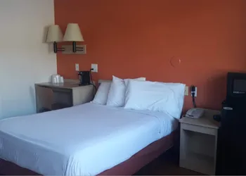 Motel 6 Phoenix, AZ - West hotel thumbnail 6