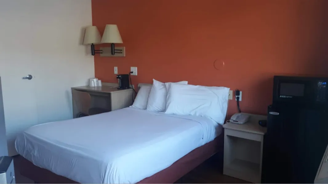 Motel 6 Phoenix, AZ - West hotel detail image 6