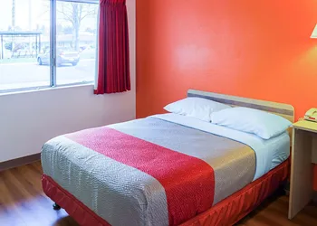 Motel 6 Porterville, CA hotel thumbnail 4