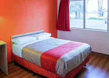 Motel 6 Porterville, CA hotel thumbnail 5