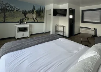 Sacajawea Inn hotel thumbnail 6