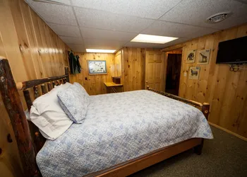 Log Cabin Lodge & Suites hotel thumbnail 3