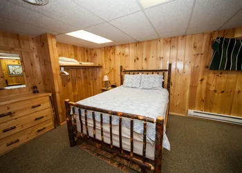 Log Cabin Lodge & Suites hotel thumbnail 8