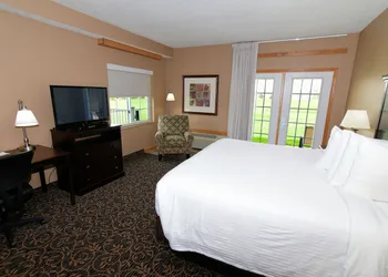 Cobblestone Inn & Suites - Denison Majestic Hills hotel thumbnail 6