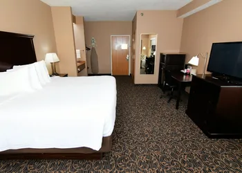Cobblestone Inn & Suites - Denison Majestic Hills hotel thumbnail 7