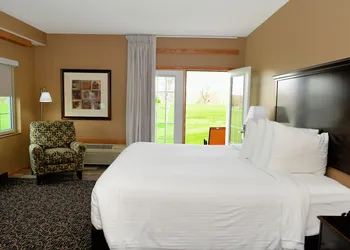 Cobblestone Inn & Suites - Denison Majestic Hills hotel thumbnail 8