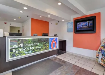 Motel 6 Rohnert Park, CA hotel thumbnail 6