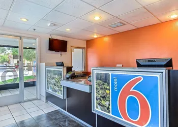 Motel 6 Pinole, CA hotel thumbnail 2
