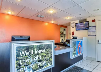 Motel 6 Pinole, CA hotel thumbnail 3