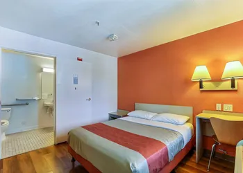 Motel 6 Pinole, CA hotel thumbnail 6