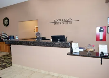 Rock Island Inn & Suites hotel thumbnail 3