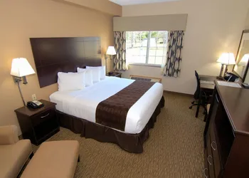 Rock Island Inn & Suites hotel thumbnail 6