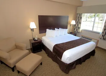 Rock Island Inn & Suites hotel thumbnail 7