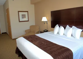 Rock Island Inn & Suites hotel thumbnail 8