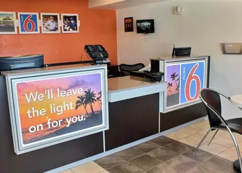 Motel 6 Coalinga, CA - East hotel thumbnail 2