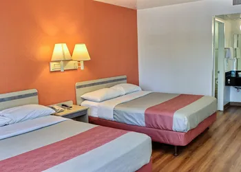 Motel 6 Coalinga, CA - East hotel thumbnail 8