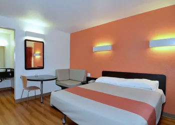 Motel 6 Laredo, TX - South hotel thumbnail 7