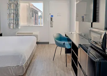 Motel 6 Lancaster, CA hotel thumbnail 4