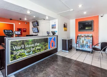 Motel 6 Sacramento, CA - Downtown hotel thumbnail 2