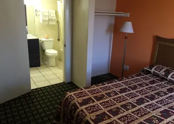 Anaheim National Inn hotel thumbnail 3