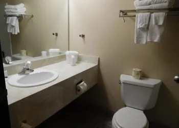 Fairbridge Inn Express hotel thumbnail 3