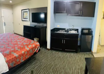 Garden Inn and Suites Little Rock hotel thumbnail 7