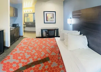 Garden Inn and Suites Little Rock hotel thumbnail 8