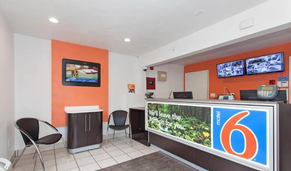 Motel 6 Sacramento, CA - Central hotel detail image 2