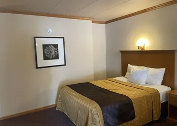 Amber's Inn & Suites hotel thumbnail 5
