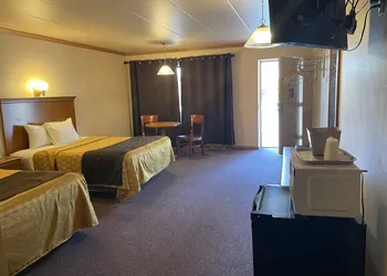 Amber's Inn & Suites hotel thumbnail 6