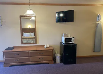 Amber's Inn & Suites hotel thumbnail 7