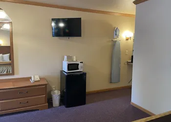 Amber's Inn & Suites hotel thumbnail 8