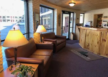 Amber's Inn & Suites hotel thumbnail 2