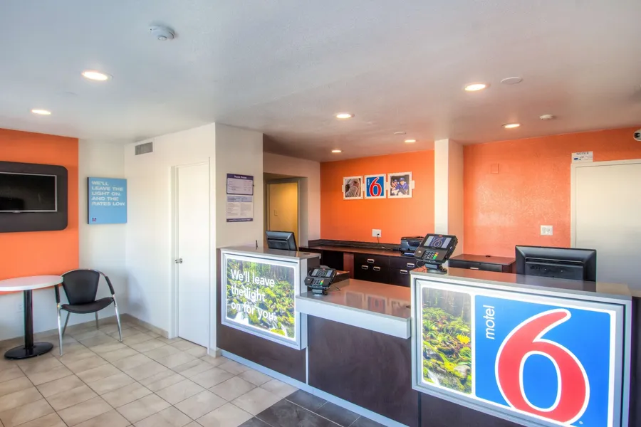 Motel 6 Redding, CA - North hotel detail image 2