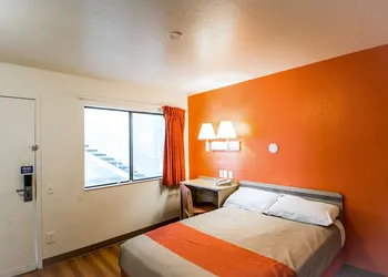 Motel 6 Redding, CA - North hotel thumbnail 7
