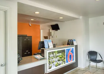 Motel 6 Everett, WA - North hotel thumbnail 2