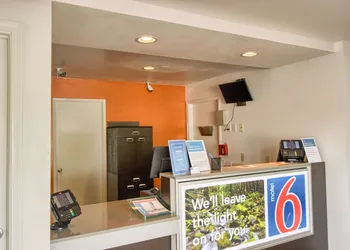 Motel 6 Everett, WA - North hotel thumbnail 3