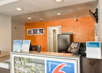 Motel 6 Everett, WA - North hotel thumbnail 4