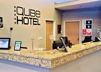 Qube Hotel hotel thumbnail 3