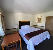 Town and Country Inn hotel detail image 4
