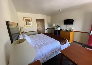 Town and Country Inn hotel thumbnail 5