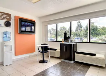 Motel 6 Middleburg Heights, OH - Cleveland hotel thumbnail 2